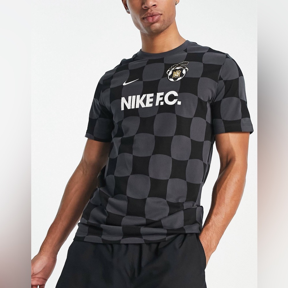 Nike Soccer Dri-FIT F.C. logo printed t-shirt in black Size XL